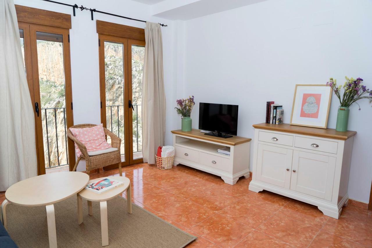 Miralrio Chulilla Apartment ภายนอก รูปภาพ
